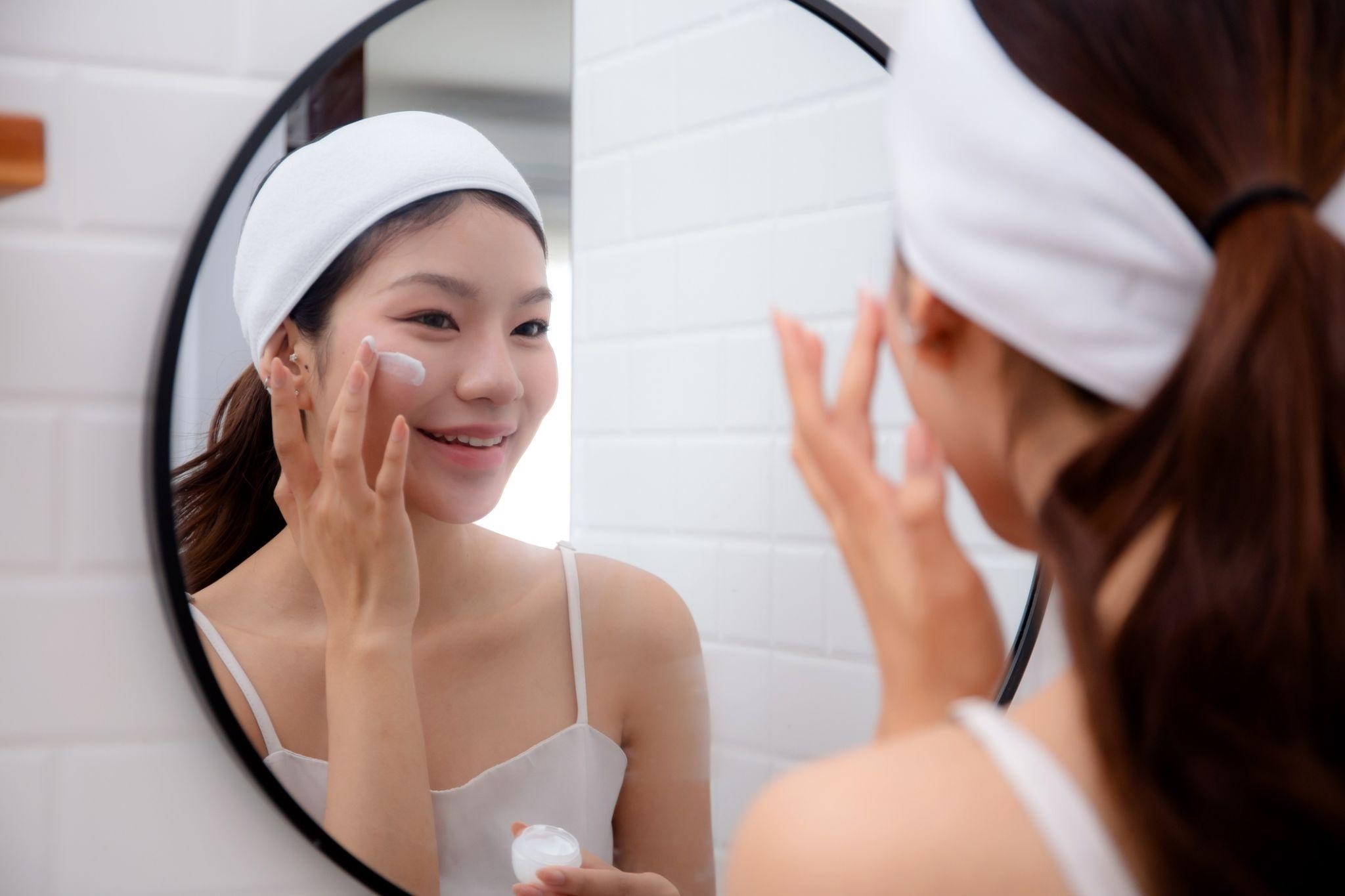 Nggak Perlu Bingung, Ini Cara Pilih Sunscreen yang Sesuai Kondisi Kulitmu!