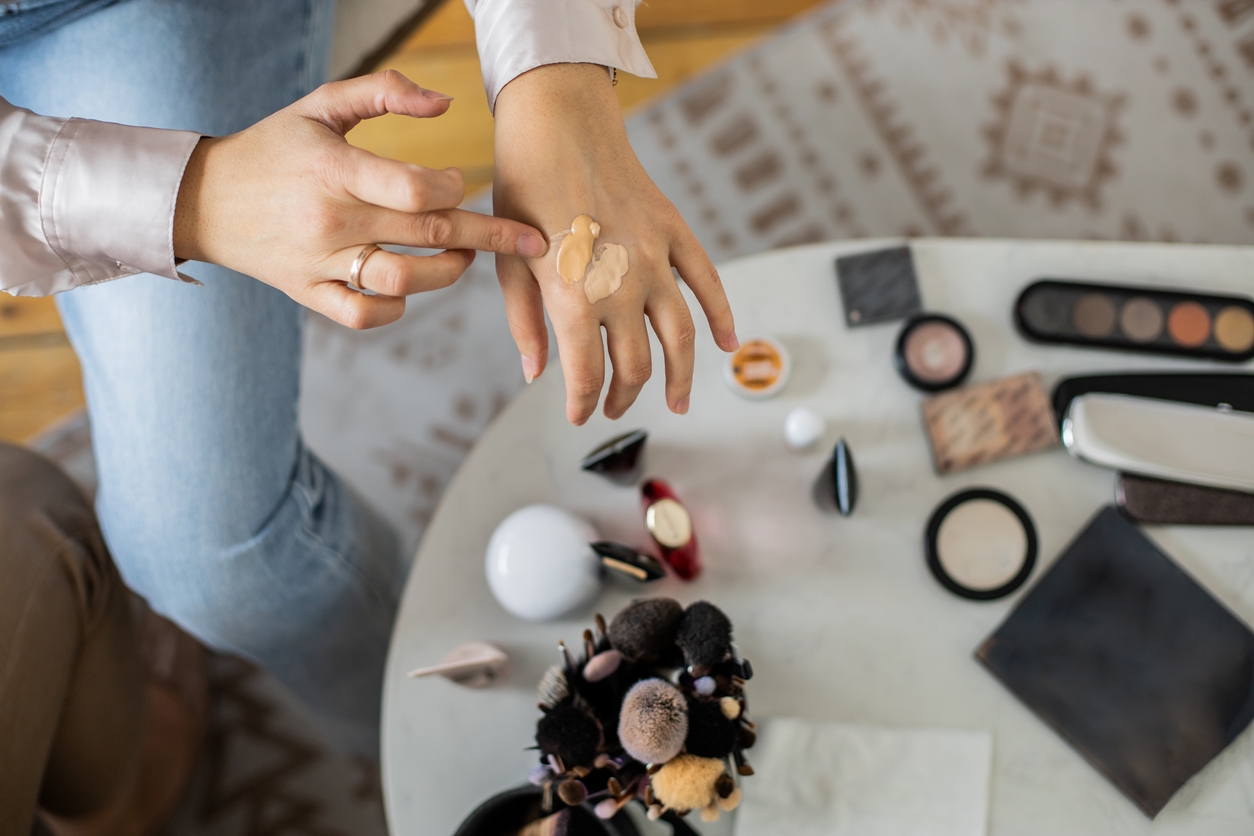 Review Teknik Makeup Foundation Free, Bikin Rutinitas Makeup-ku Jadi Lebih Simpel!