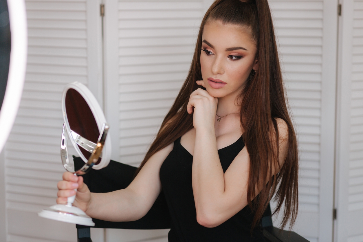 Tutorial Baddie Makeup yang Lagi Viral, Tips Biar Wajah Terlihat Flawless