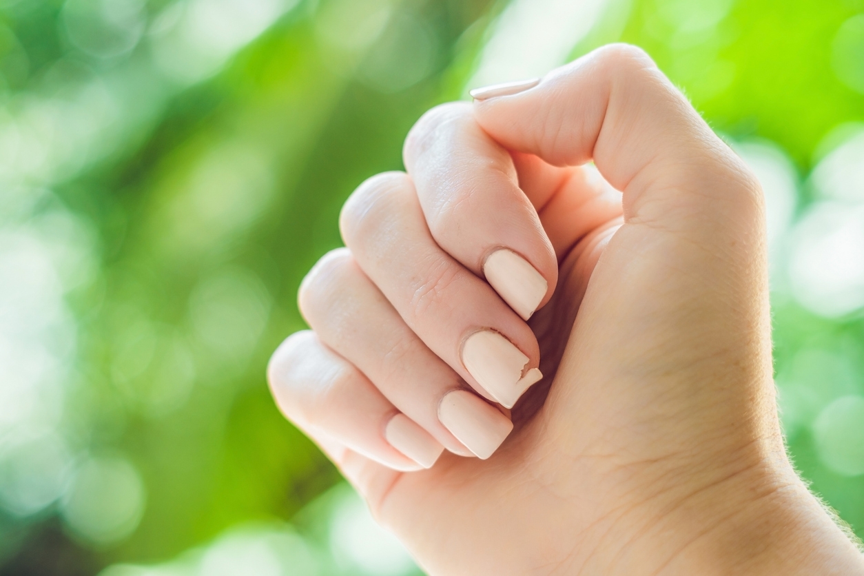 Sering Gel Manicure? Ini Alasan Kuku Bisa Jadi Lemas dan Rapuh