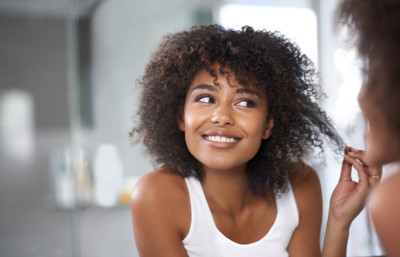 Punya Rambut Curly tapi Susah Dirawat? Ini Tips agar Tetap Sehat dan Nggak Frizzy!